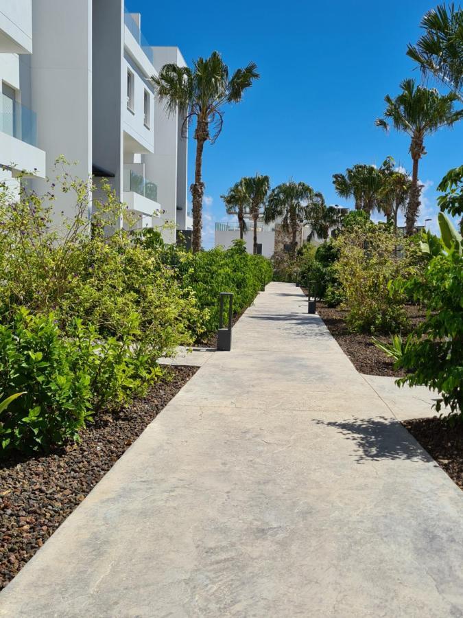 Residence Bali Torrevieja Bagian luar foto